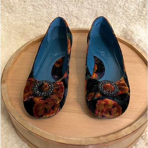 Via Spiga Velvet Floral Jewel Brocade Ballet Flat size 7.5 - Picture 1 of 8
